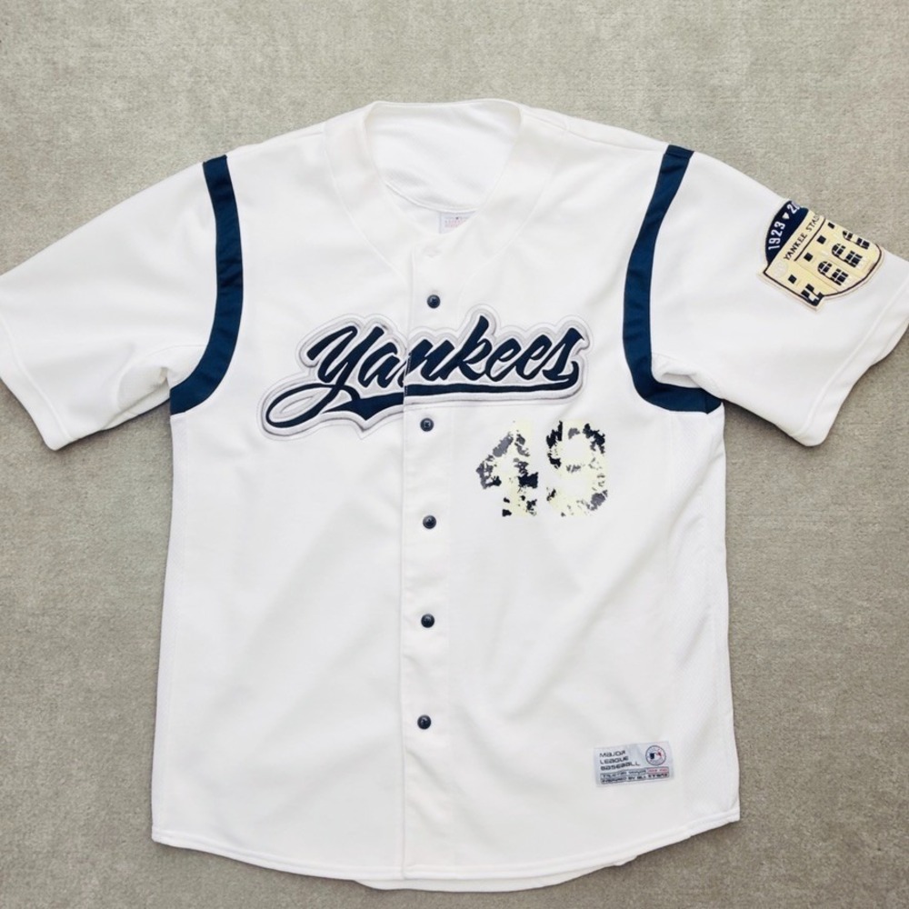 New York Yankees True Fan Jersey Sz Large White w/ Raised Embroidery Distressed